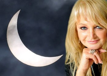 celebrity-bonnie-tyler-had-lasik-eye-surgery